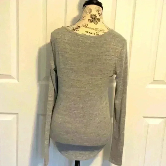 TNA Gray Long Sleeve Tee - Picture 3 of 6